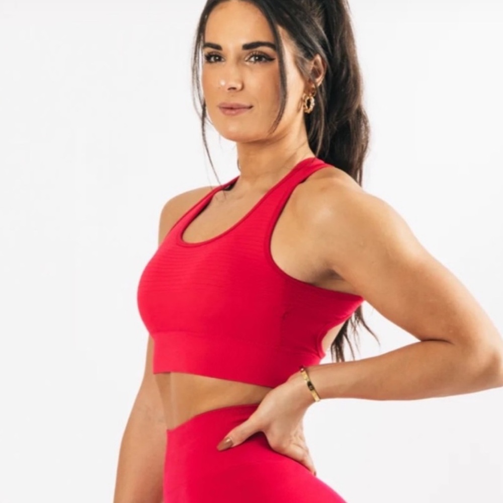 Alphalete Vault Bra - PINK